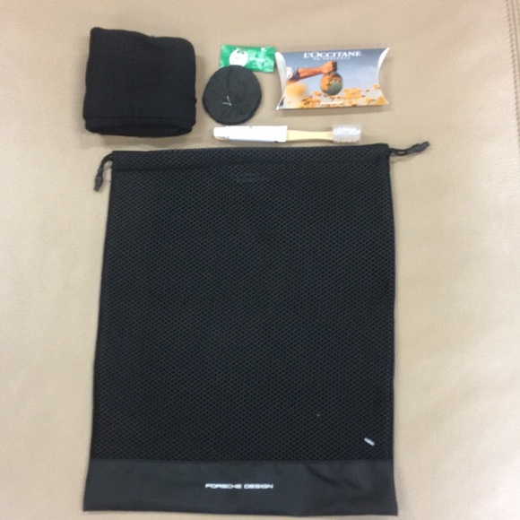 Lufthansa Toiletry Bag - Picture 1 of 10